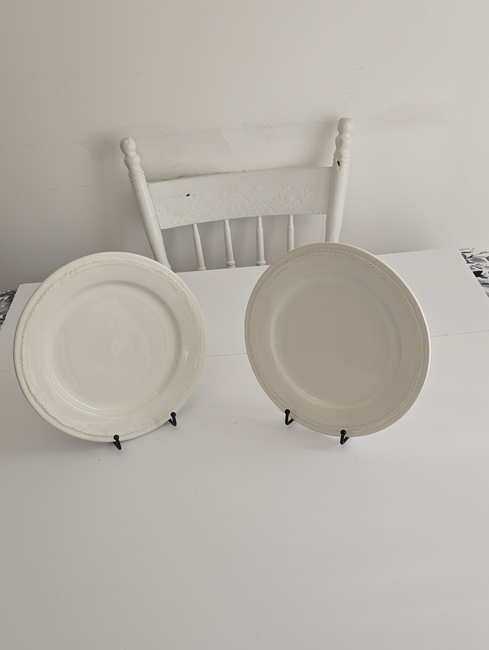 Pottery Barn Set Of 2 Napoli White Dinner Plates Scalloped Made In Italy